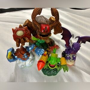 Skylanders  Lot of 4